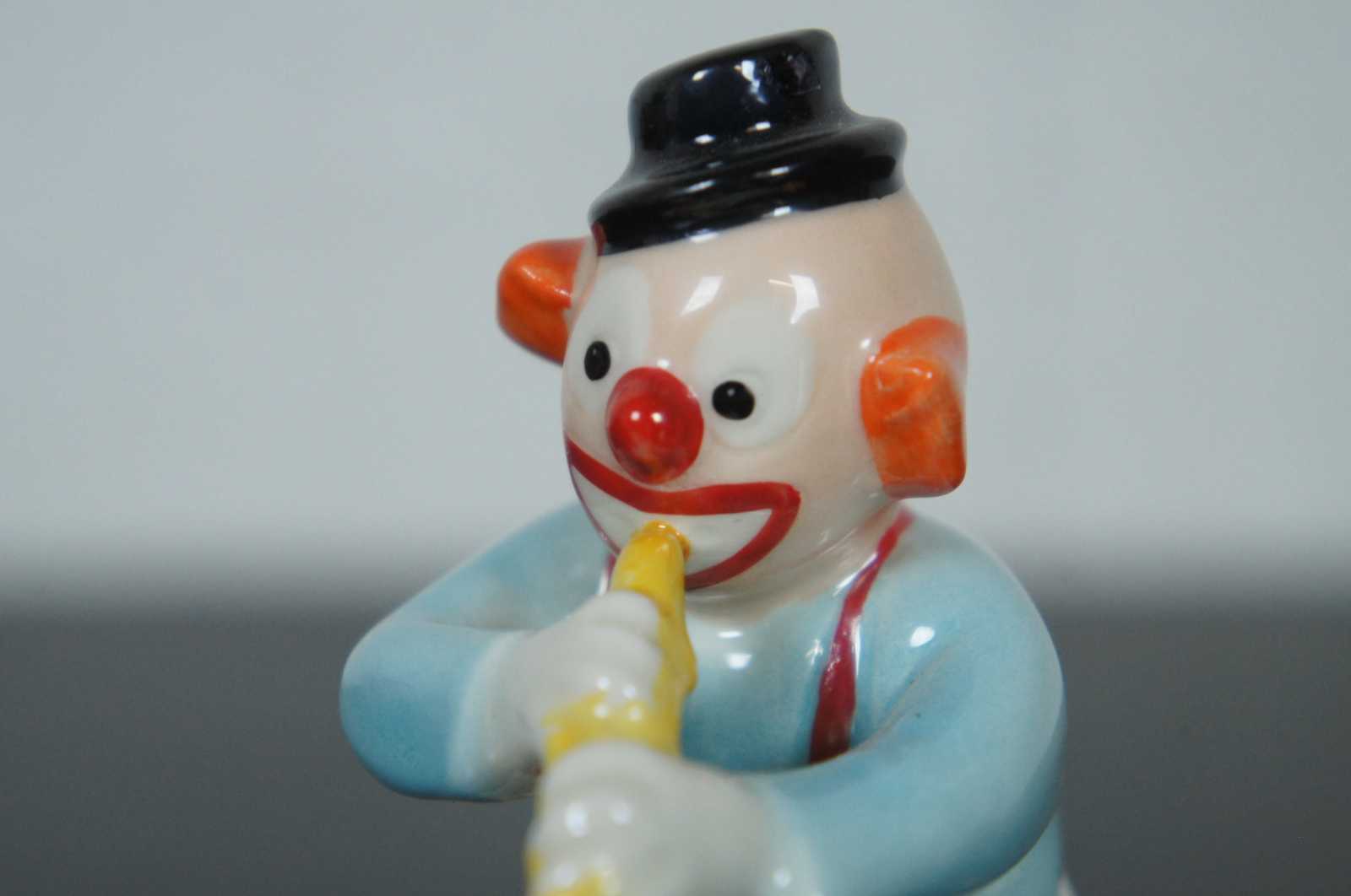 Vintage Goebel Porcelain Clown Blowing Horn Figurine The Designers